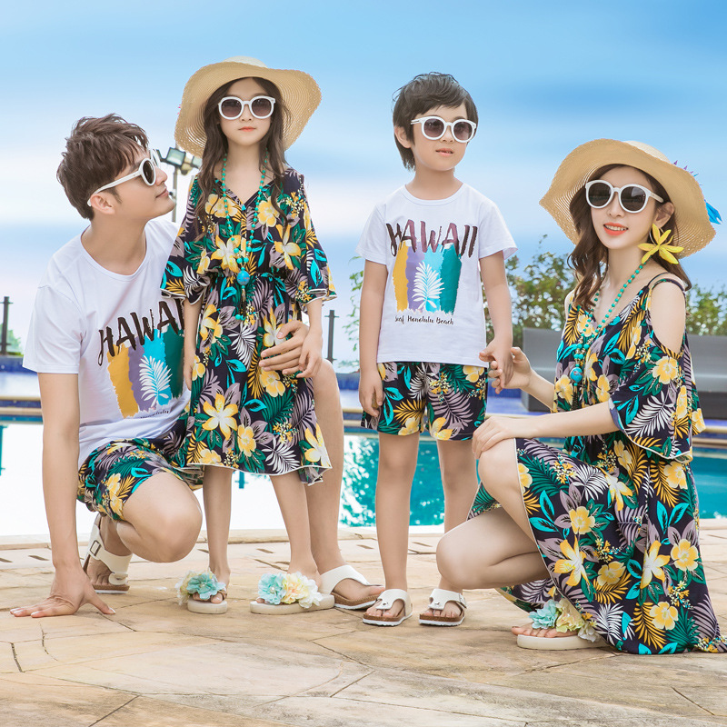 沙滩亲子装夏季新款潮海边旅行母女连衣裙一家三四口父子短袖套装