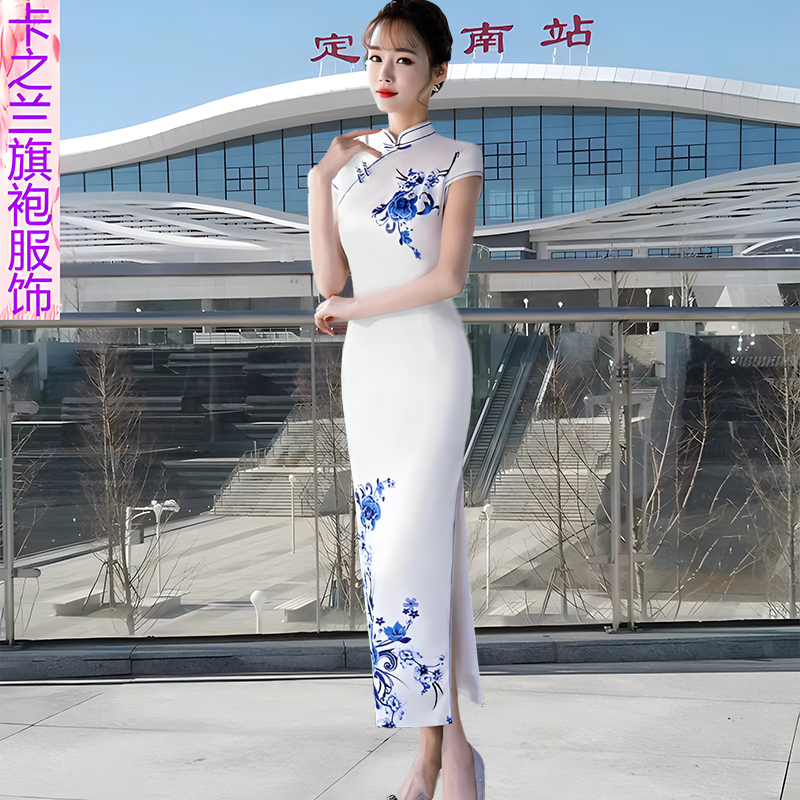时尚走秀青花瓷丝绸旗袍2023夏新款中国风气质修身显瘦日常连衣裙
