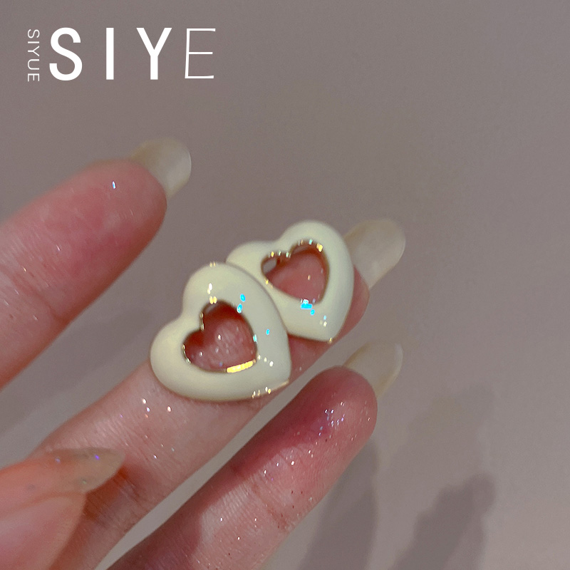 【SIYUE】奶油白色爱心滴釉耳环韩国镂空心形耳钉2022年新款耳饰