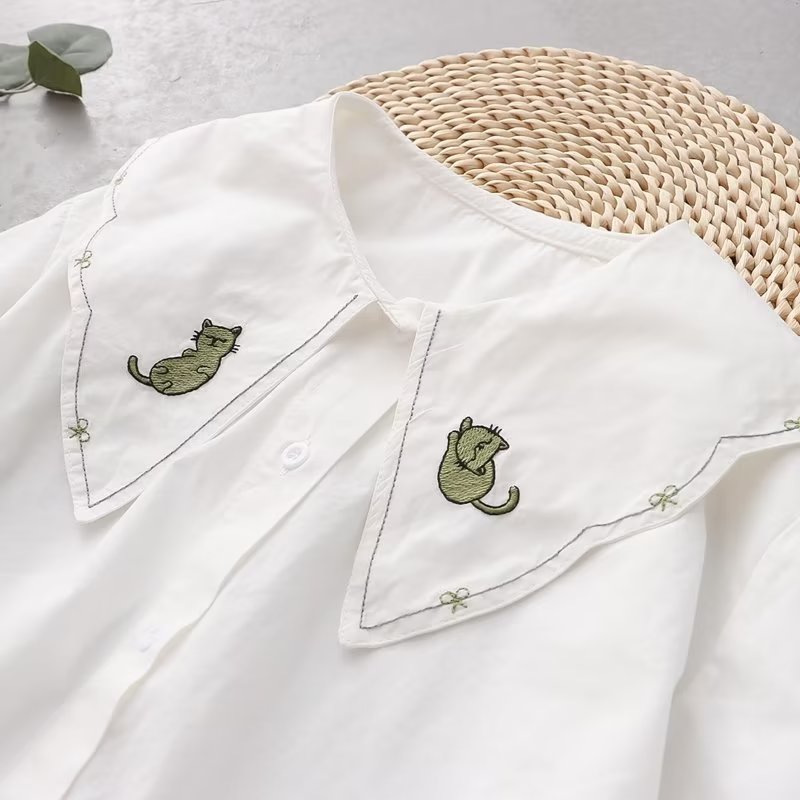 两只绿色的猫咪~秋装新款日系娃娃领甜美上衣女宽松长袖衬衫衬衣