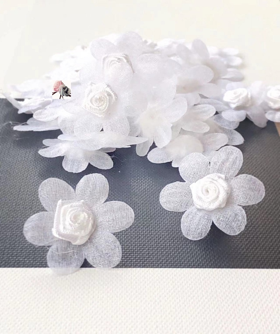 特价3元100朵手工胶粘白色硬材质压花片五花瓣小玫瑰蕊蕾丝花朵