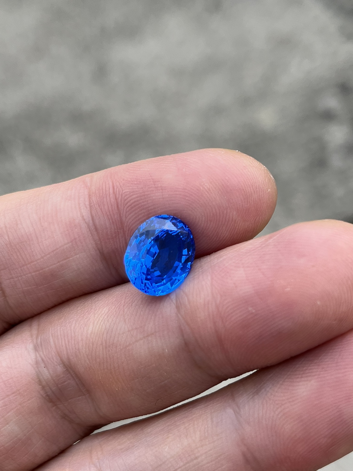 蓝小妖 培育钴尖晶石 合成尖晶石 堪比矢车菊蓝宝石 拍不出实物的