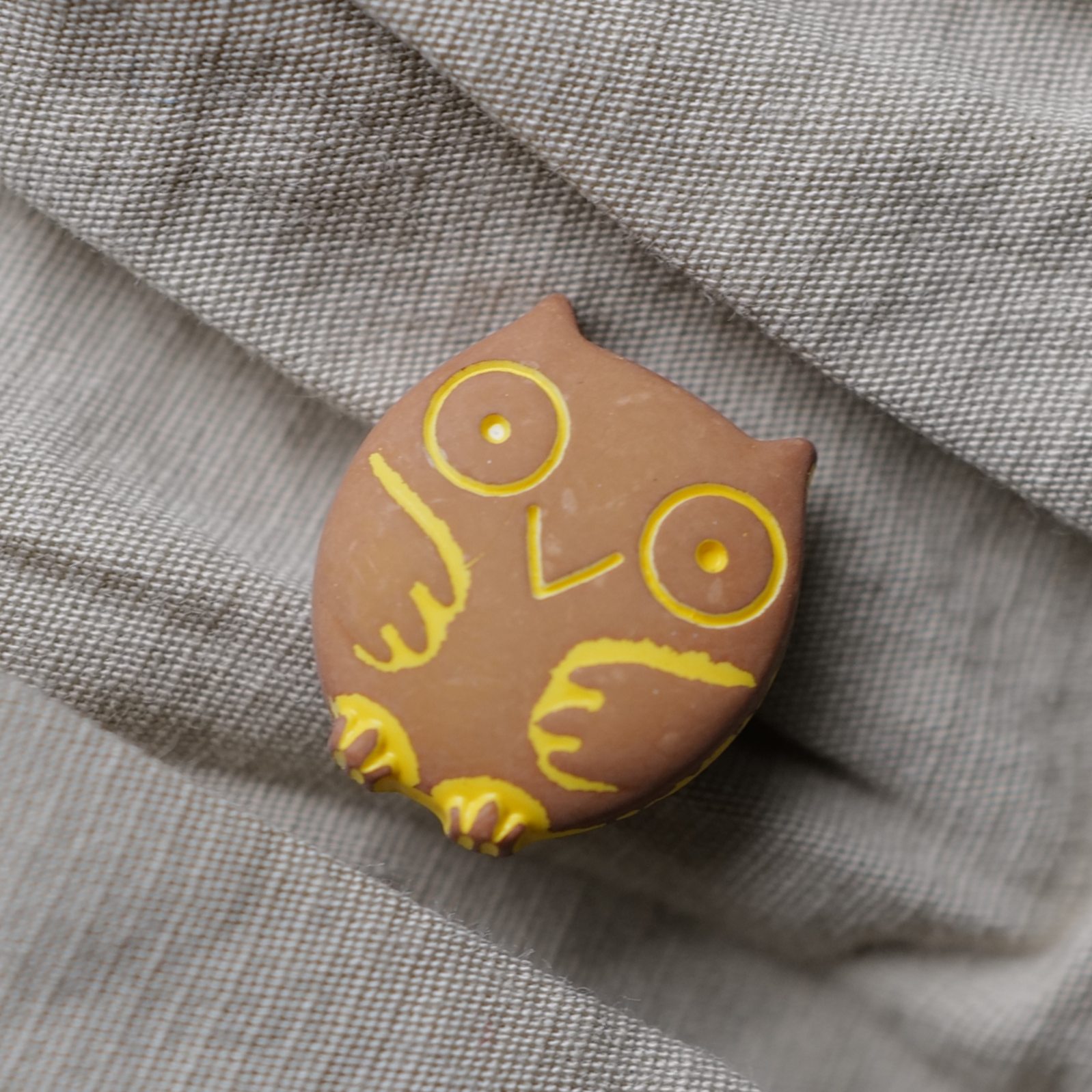 15mm 一颗价格英国Textile Garden黄颜色线条猫头鹰脸棕色纽扣