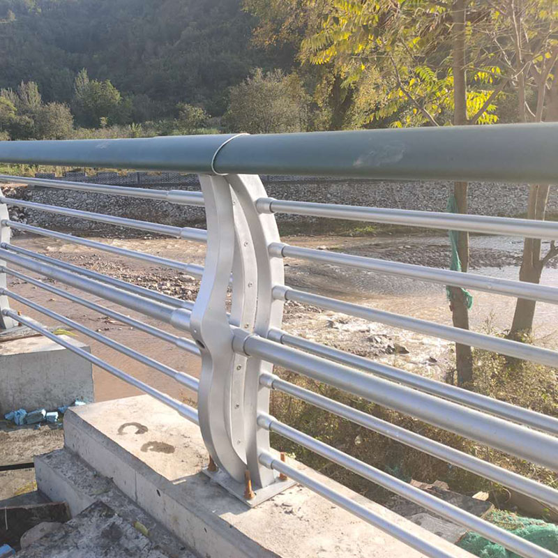 锌钢桥梁河道栏杆厂家定制带灯箱景观隔离护栏304复合管桥梁护栏