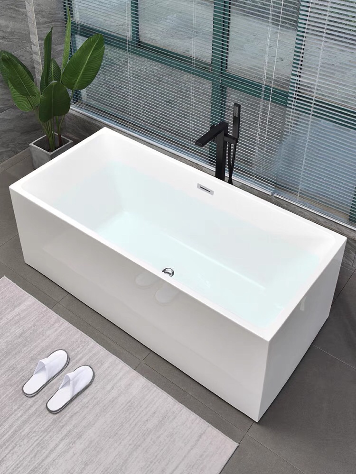 德国贝朗正品浴缸家用成人亚克力小户型独立式网红多尺寸浴池1.4