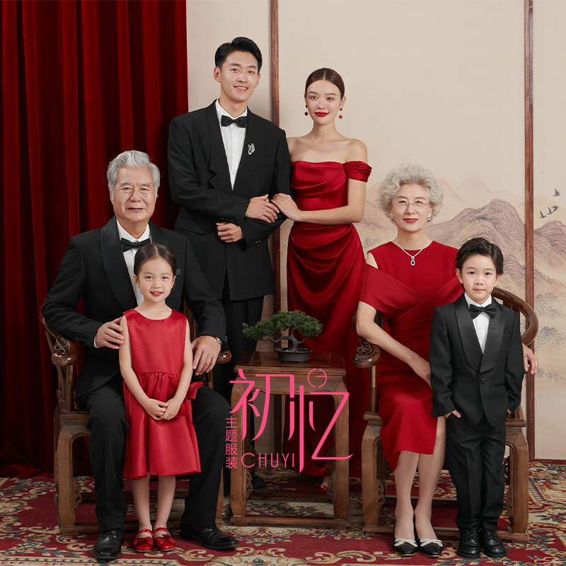 展会新亲子主题服装一家六口红色中式国风摄影拍照全家福礼服套装