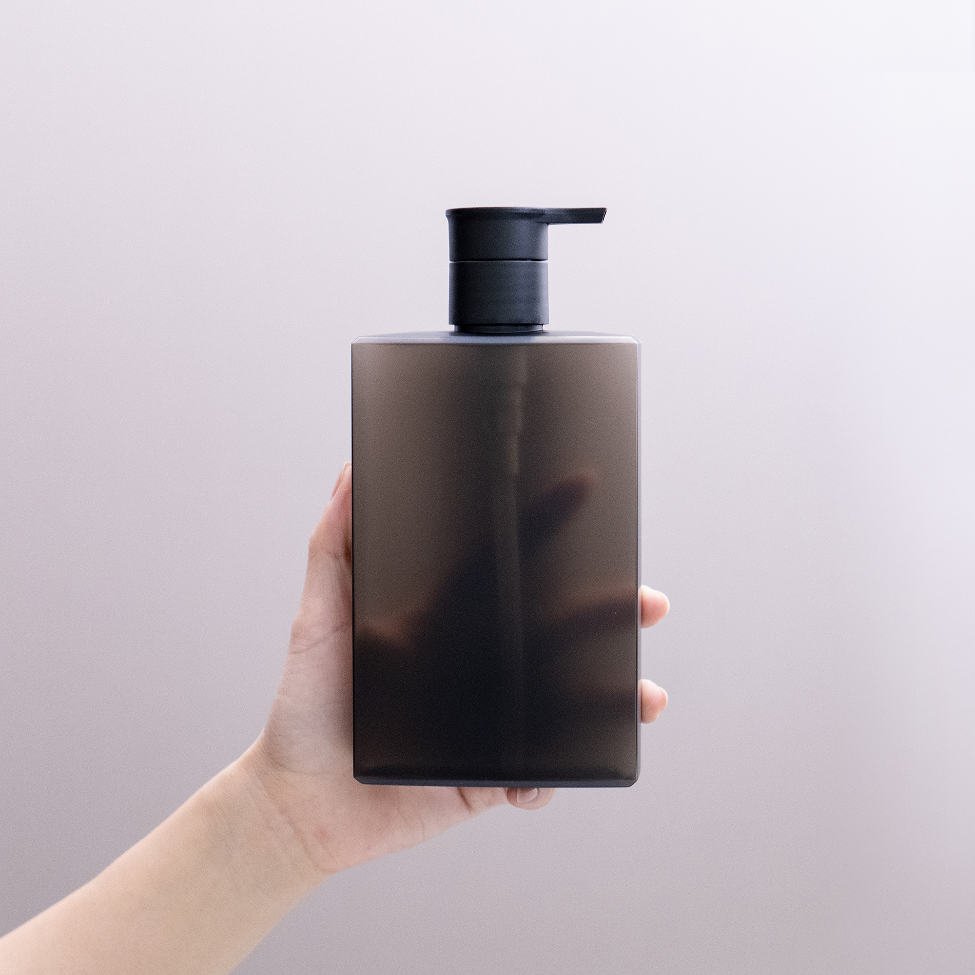 新款黑色磨砂扁平方形沐浴露洗发水分装瓶按压瓶塑料空瓶子男士