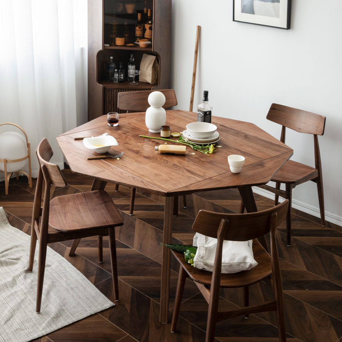 物应北欧全实木胡桃木可变形餐桌折叠八角方桌圆桌两用餐桌椅组合