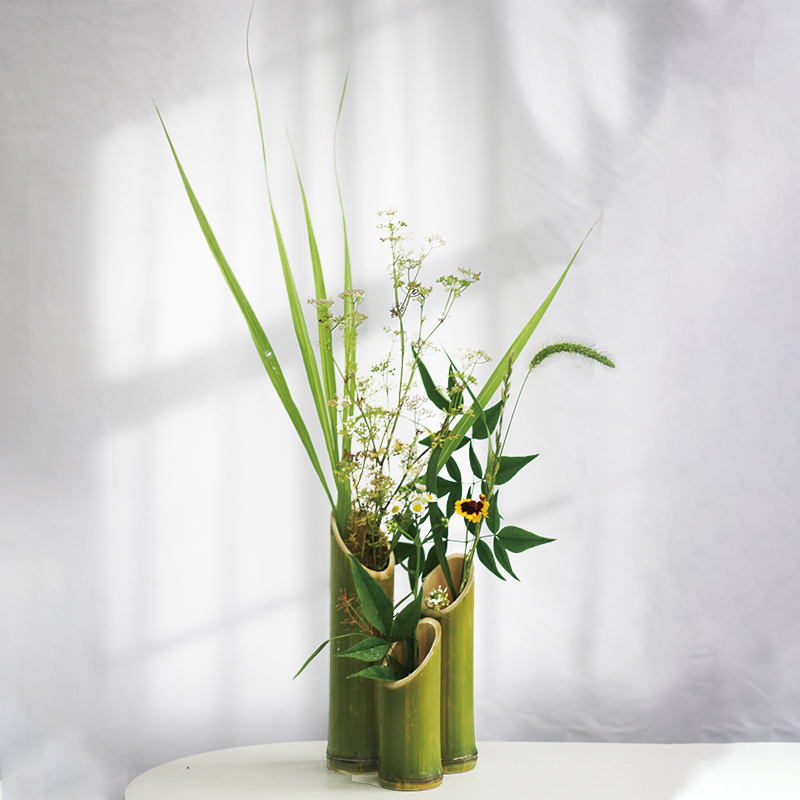 竹筒插花瓶摆件新鲜绿色小竹子花艺竹节环创婚庆装饰布置竹筒花器