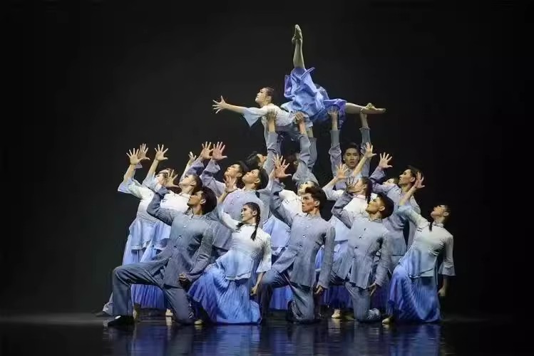 民国学生舞蹈觉醒年代演出服装五四青年民族服追忆1911表演服女群