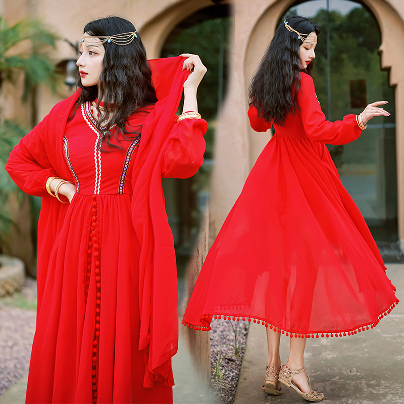 新疆红色民族风连衣裙子沙漠异域风情云南旅游穿搭女装胡杨林拍照