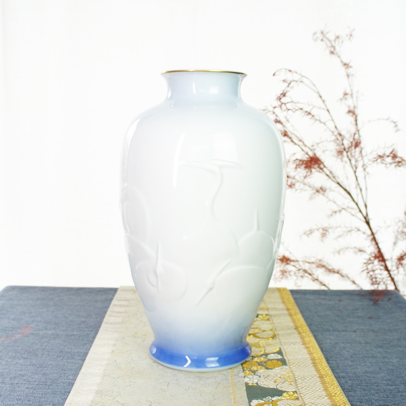 日本进口 深川制 陶瓷花瓶仙鹤纹浮雕桌面摆件水培干花桌面花插