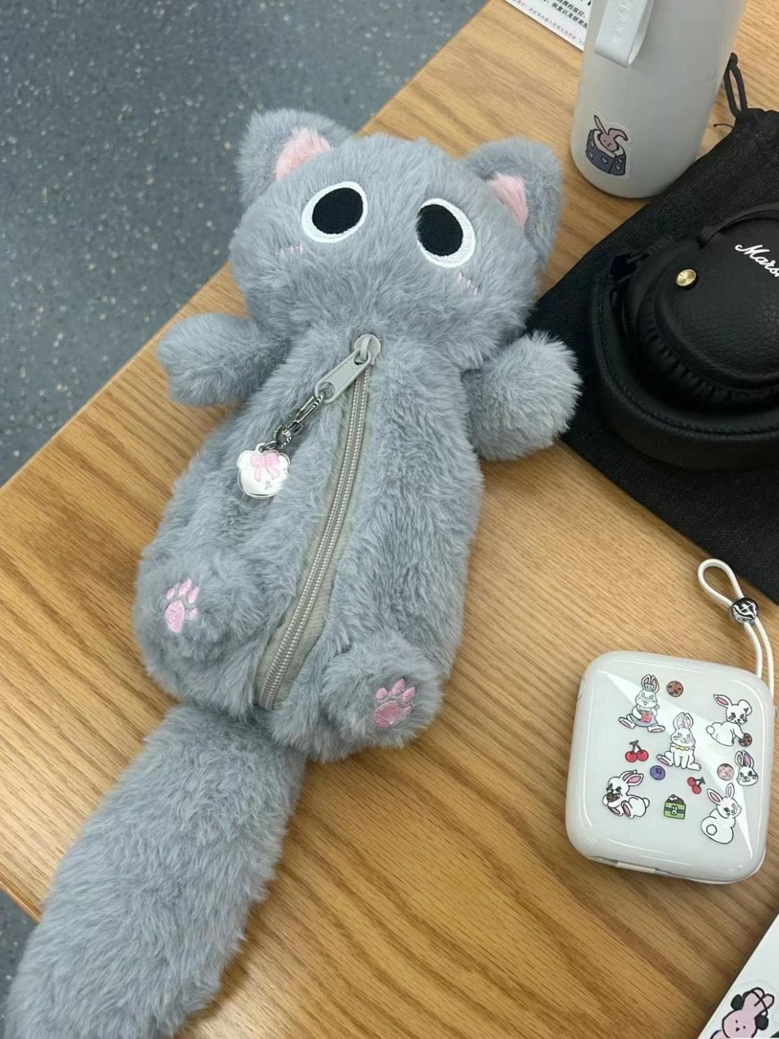 灰色小猫毛绒笔袋可爱少女心小学生奶fufu小众创意文具桌面收纳袋