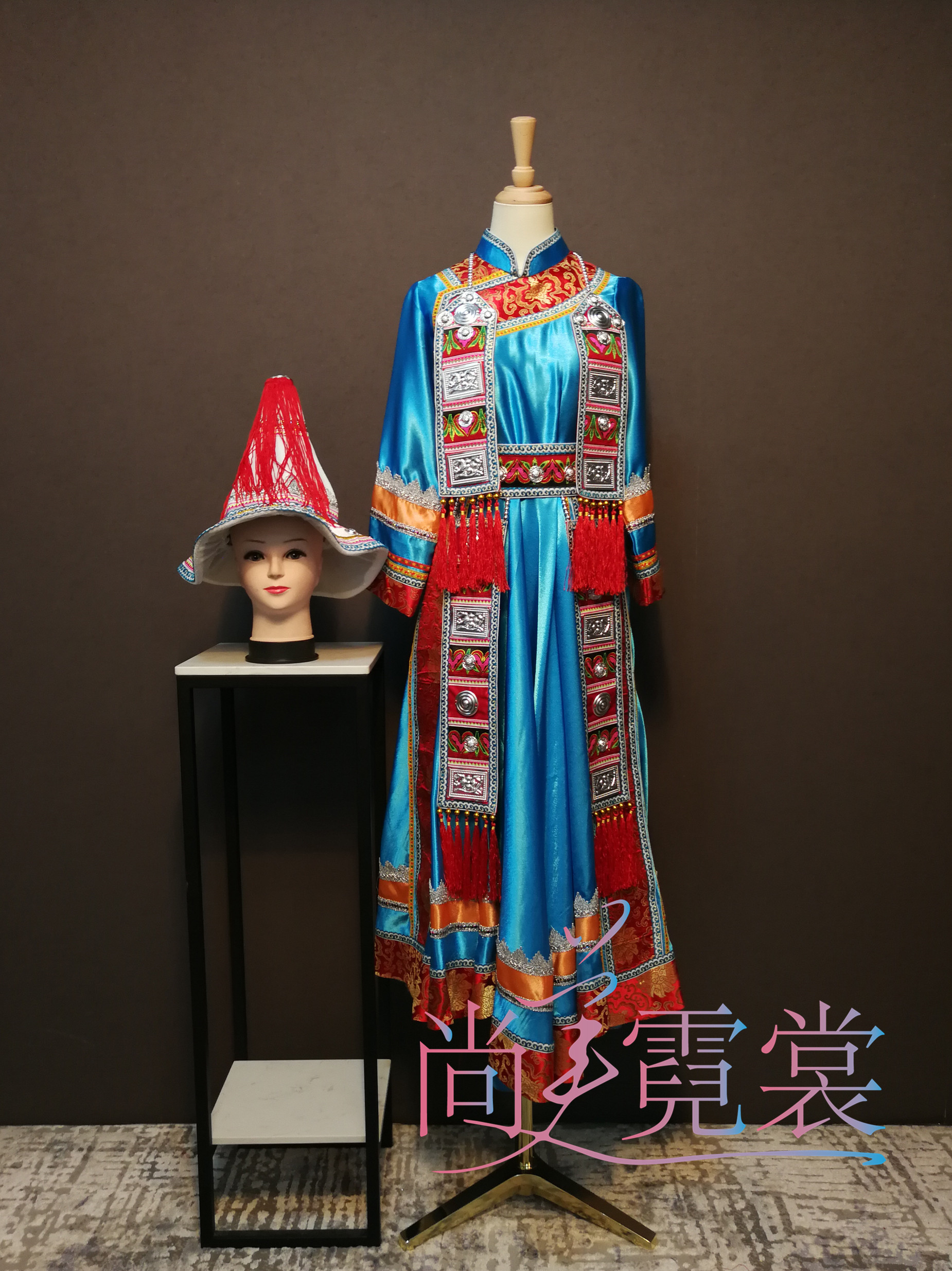 新款裕固族少数民族盛装云南贵州民族传统服饰北京定制出租赁