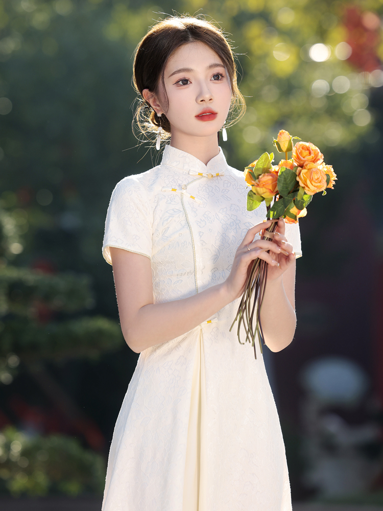 少女白色改良旗袍2024春季新款年轻款气质高端奥黛蕾丝连衣裙