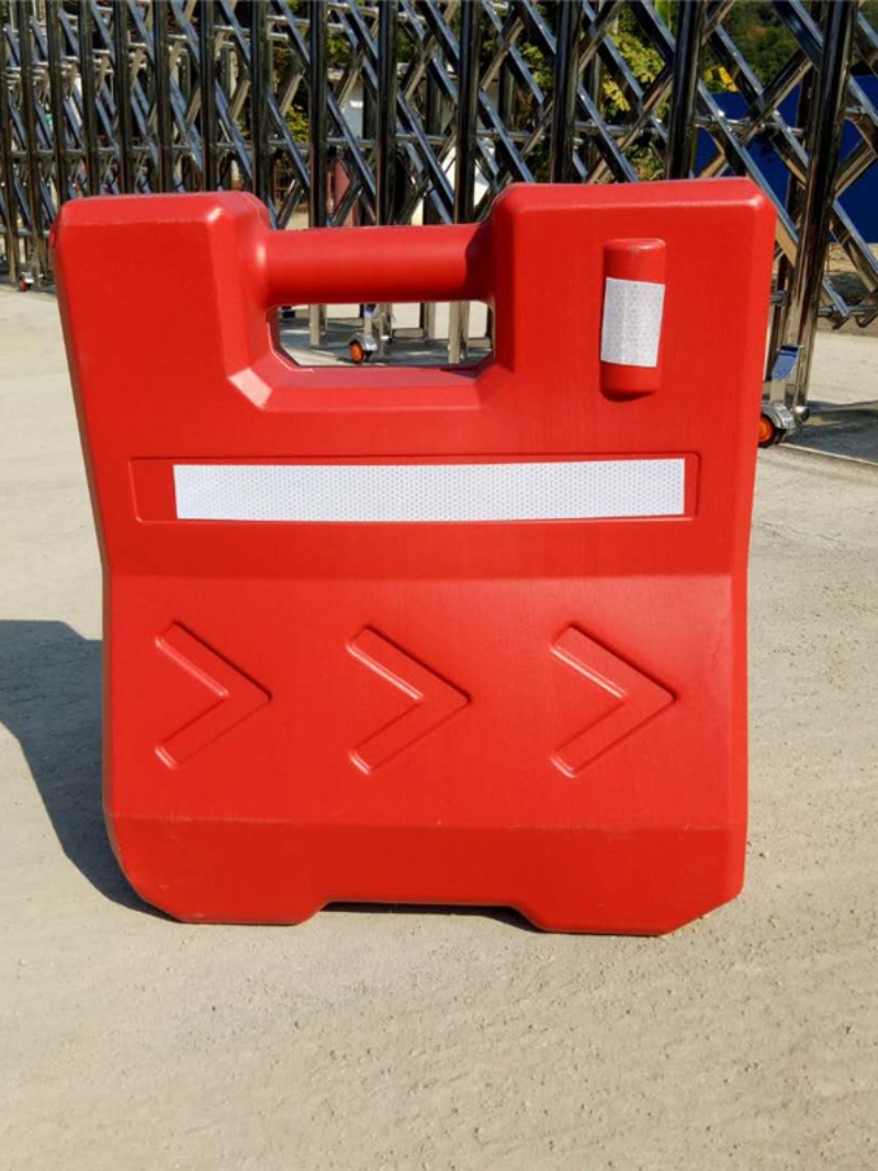 塑料560小水马防撞桶注水沙隔离墩工地围挡栏护市政停车交通设施