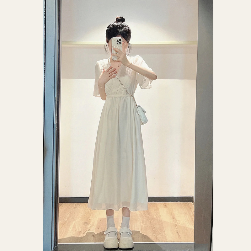 高级感白色连衣裙女夏季温柔风小个子法式泡泡袖V领收腰显瘦长裙