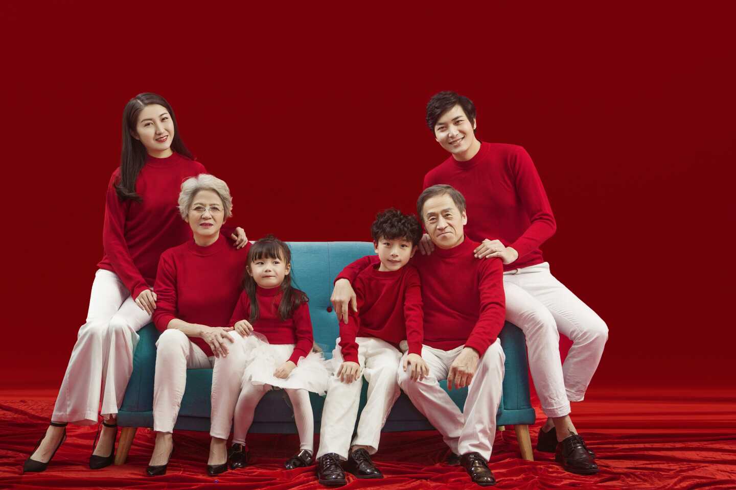 儿童摄影服装亲子服装中国红影楼服饰一家六口全家福摄影拍照服装