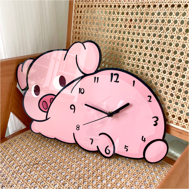 卡通可爱创意趴着小猪猪装饰挂墙钟表儿童房幼儿园静音挂钟时钟