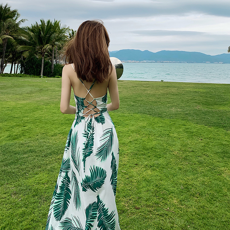 连衣裙印花旅游新款拍照沙滩海南夏季海边长度假三亚吊带裙子