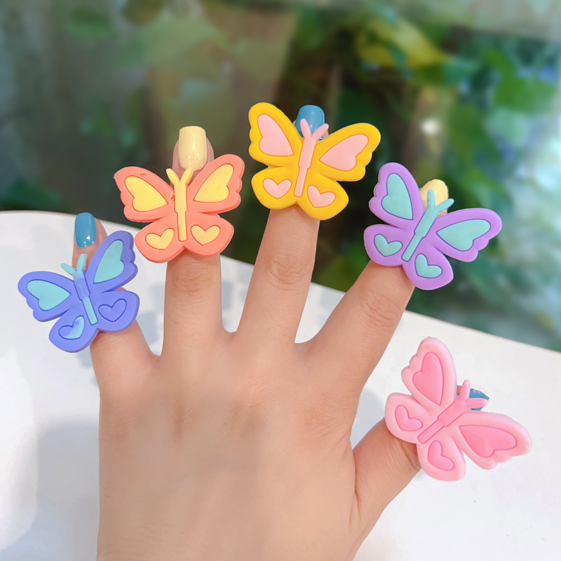 儿童戒指可爱彩色蝴蝶指环女孩装扮玩具首饰幼儿园学生小礼物饰品