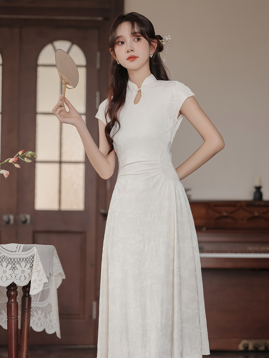 新中式女装改良旗袍2024新款夏季订婚礼服平时可穿晨袍领证连衣裙