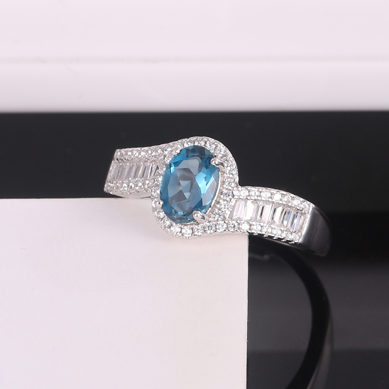 新款天然托帕石伦敦蓝宝石扭臂戒指女s925银镀金镶嵌时尚个性饰品