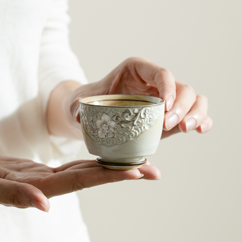 拓土粉引白雕花描银蔓藤花茶杯单个杯家用创意陶瓷主人品茶品茗杯
