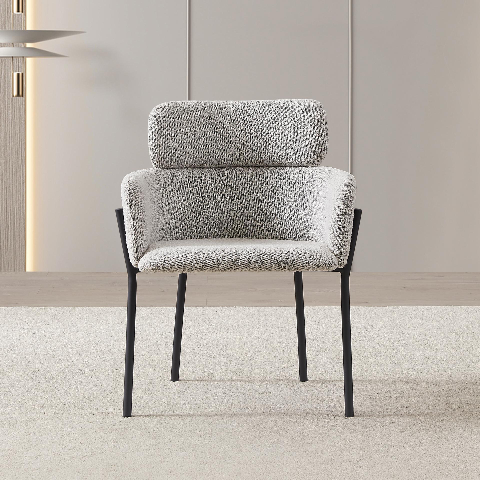 2022设计师款北欧汉克椅意式极简雅致餐椅金属轻奢新款布艺椅子