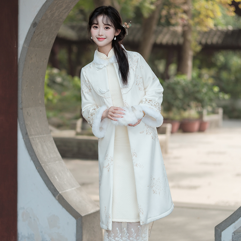 新中式白色国风大衣长袖加厚女装外套搭配旗袍2024年冬季新款优雅