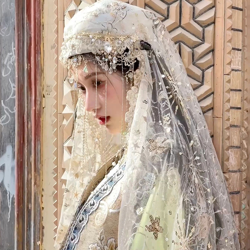 新疆喀什哈萨克族少数民族异域风情喇叭袖长裙马甲写真摄影表演服
