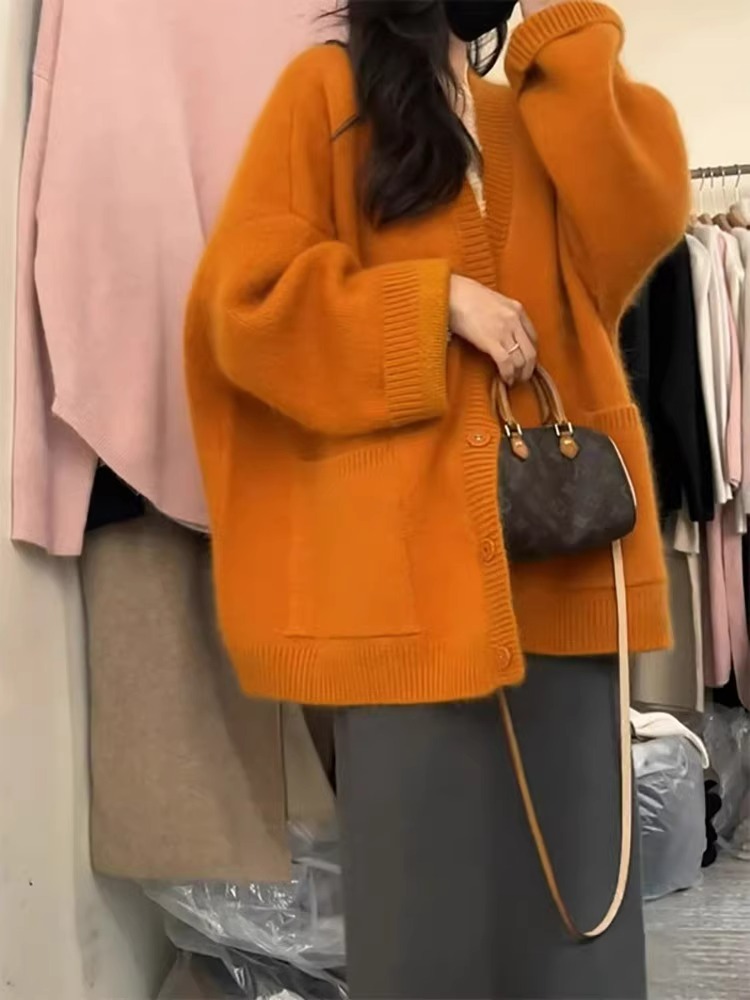 橘色毛衣配什么外套