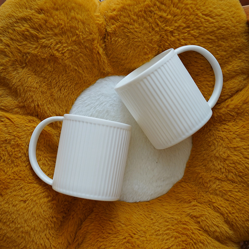 然而家 好看的杯子白色简约竖纹马克杯茶水杯咖啡杯早餐牛奶杯子