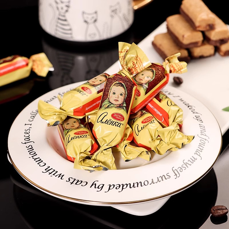 俄罗斯爱莲巧花生芝麻酥糖进口独立包装巧克力夹心休闲喜糖糖果