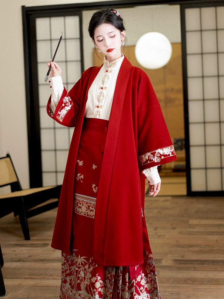 新中式红色敬酒服织金马面裙冬季婚礼套装女国风搭配毛呢外套大衣