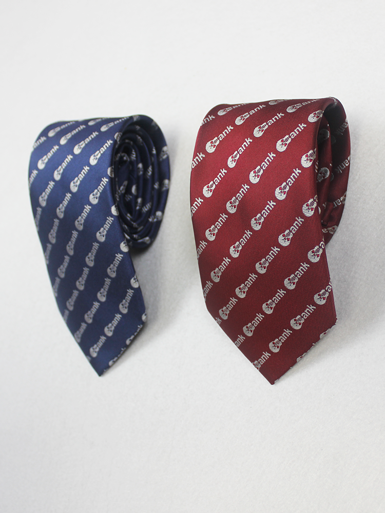 新疆伊犁国民村镇银行男士红蓝色领带手打拉链一拉得领带设计定做