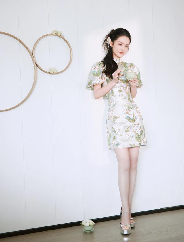 李沁夏季新款新中式国风立领盘扣设计感改良旗袍显瘦连衣裙女