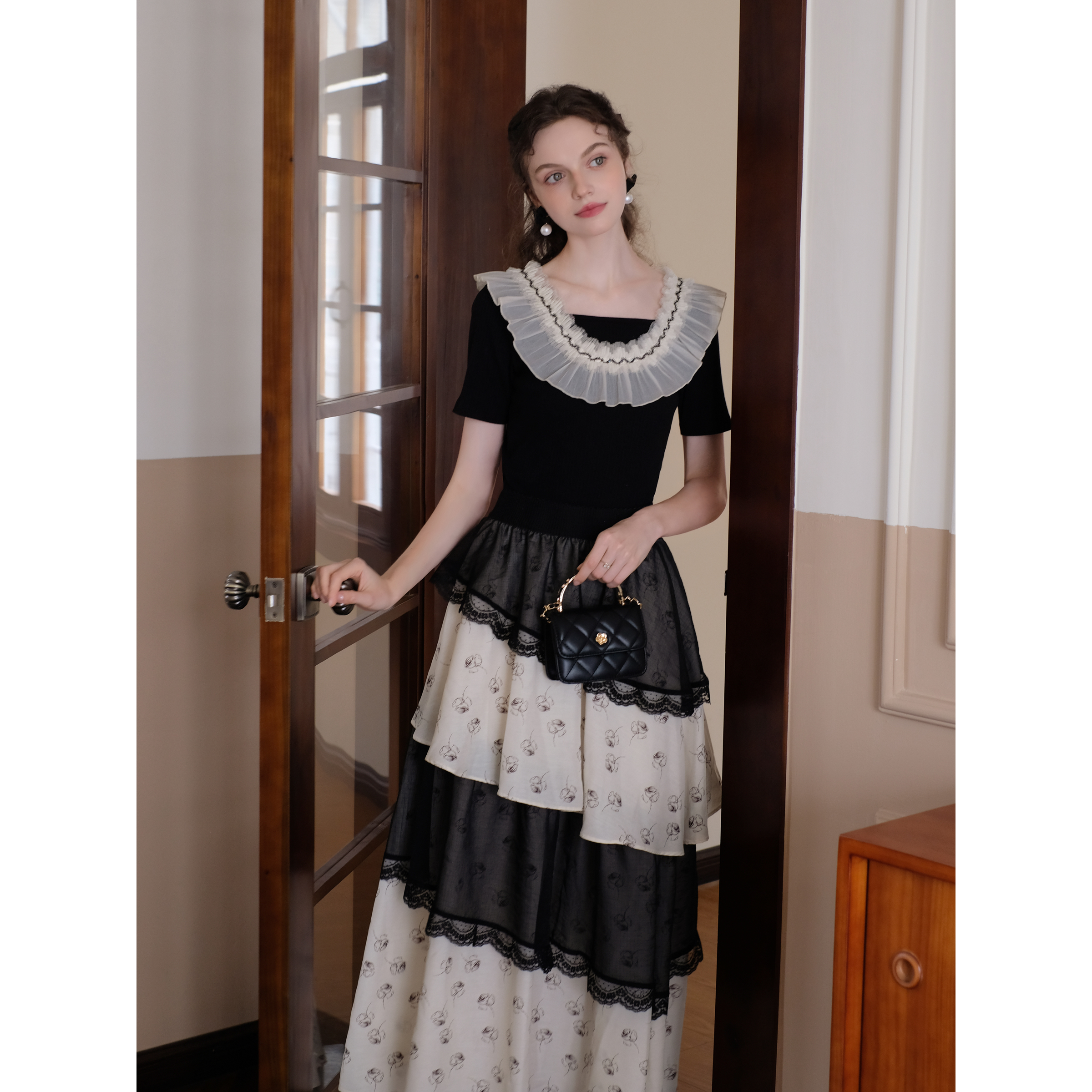 M Queen夜莺玫瑰 法式复古黑色上衣印花斜裁蛋糕半身裙两件套9482