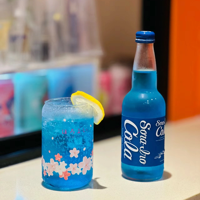 整箱日本进口限定齐藤可乐蓝色可乐汽水饮料高端玻璃瓶330ml
