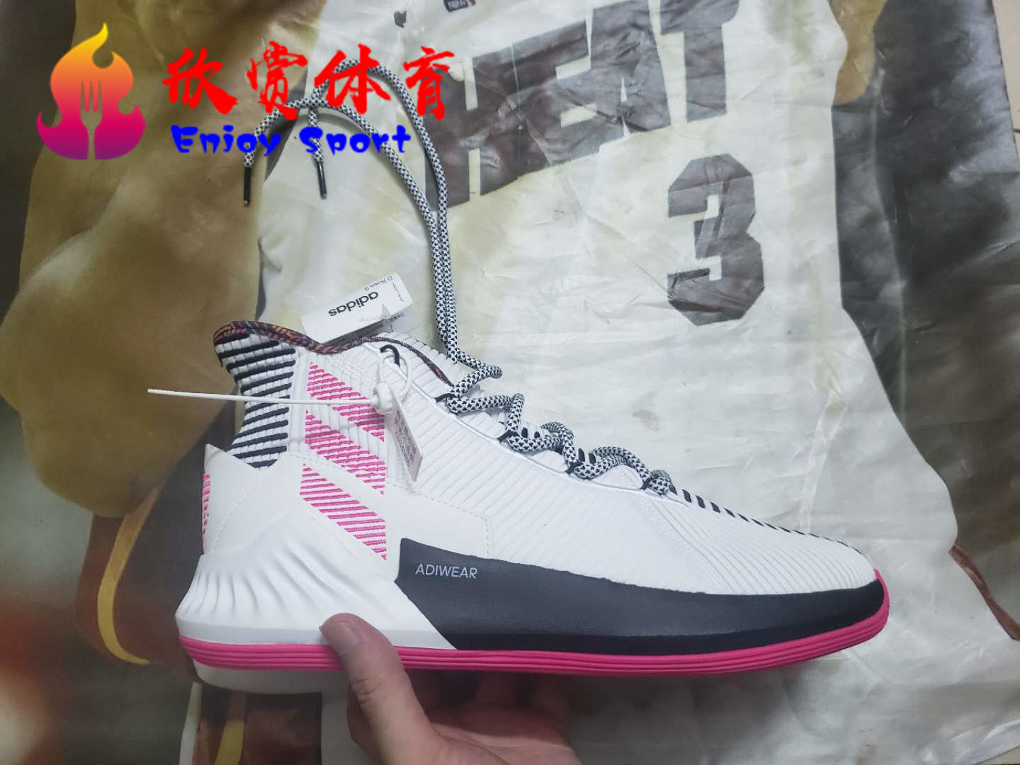 Adidas D Rose9 罗斯9代 首发玫瑰 粉白  粉 男子篮球鞋 BB7658