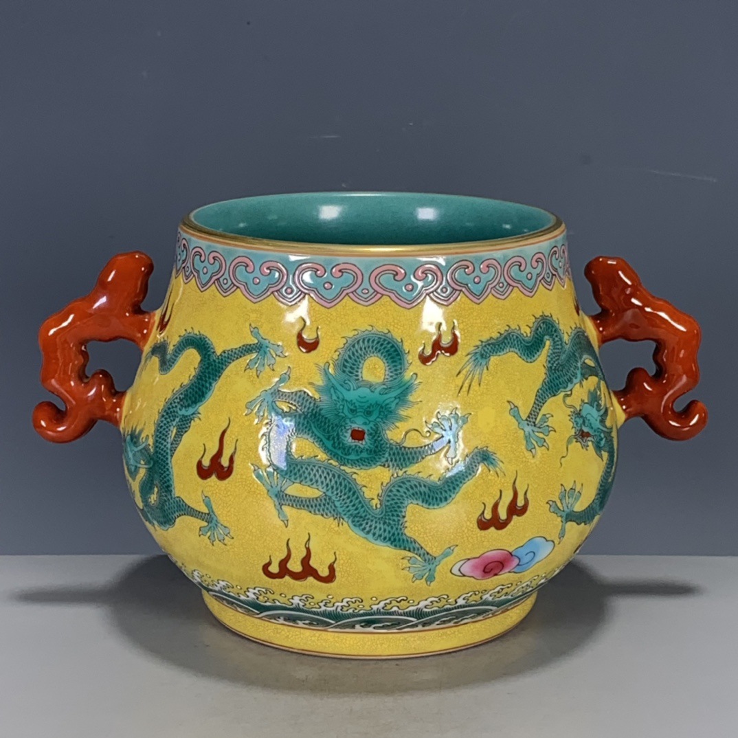 古玩瓷器收藏清代雍正年制珐琅彩龙纹双耳香炉摆件