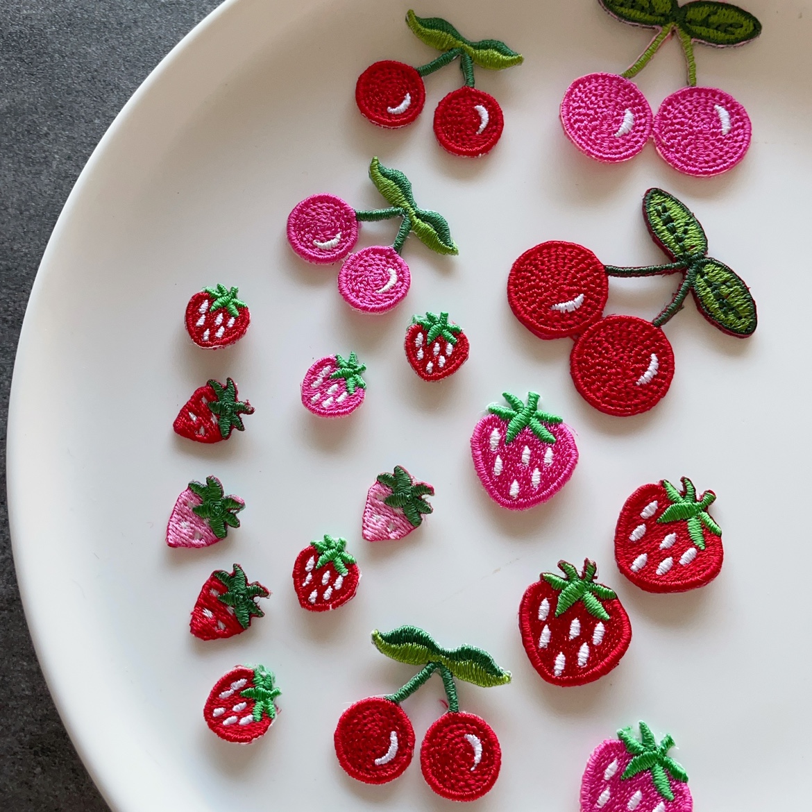 韩国进口刺绣草莓樱桃布贴手工diy儿童饰品发夹宠物夹装饰配件片