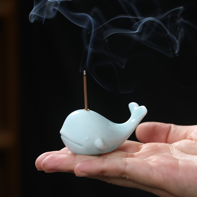 一物一家创意可爱小鲸鱼陶瓷香薰摆件茶宠盖置客厅香道檀香插香器
