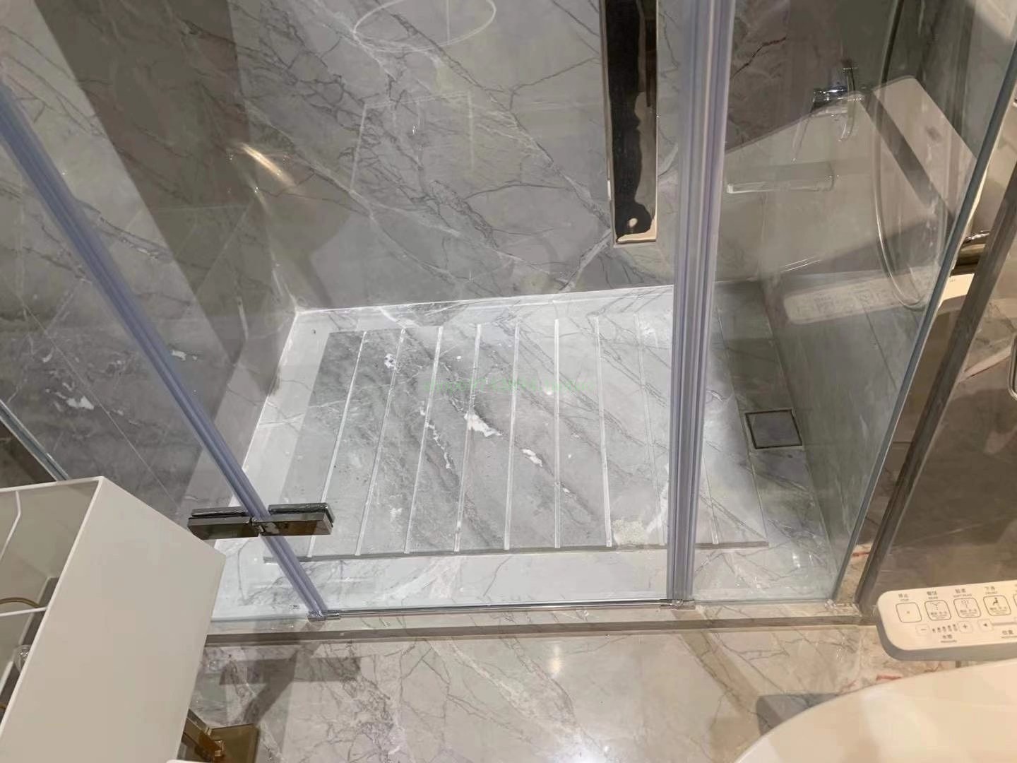 广东深圳天然人造大理石定做淋浴间挡水石淋浴板定制冠亚石材