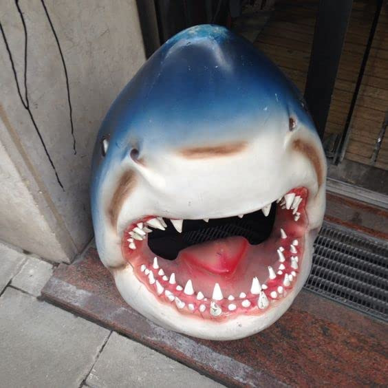 新款大白鲨花园卡通雕像树脂3D鲨鱼头雕塑动物家居摆件鲨鱼恐龙
