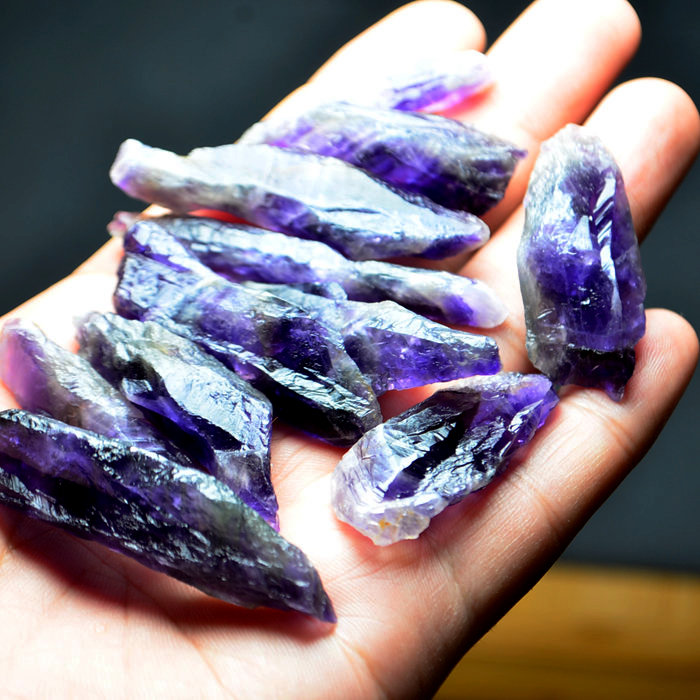 锦缘紫水晶原石天然梦幻紫水晶摆件极光23手握石灵魂之石