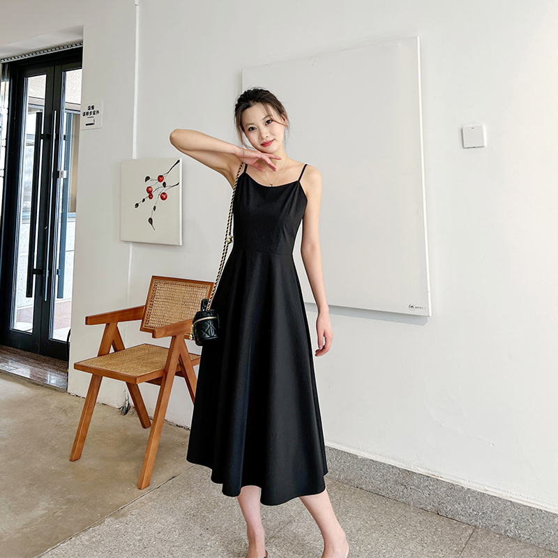 夏天法式黑色吊带连衣裙2024新款女春秋长款质感高级气质显瘦长裙
