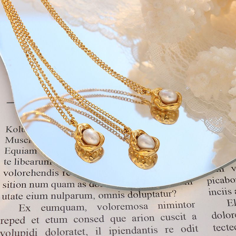 欧美时尚古巴链小众设计感天然淡水珍珠镶嵌异形吊坠项链