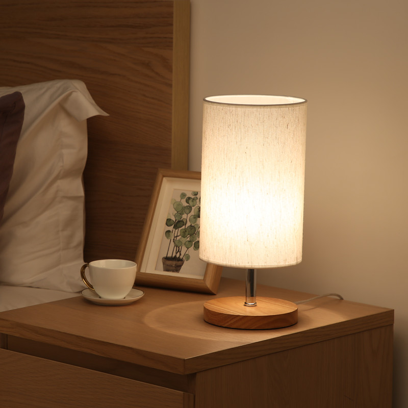 简约现代北欧ins温馨喂奶台灯卧室床头装饰创意个性日式实木灯具
