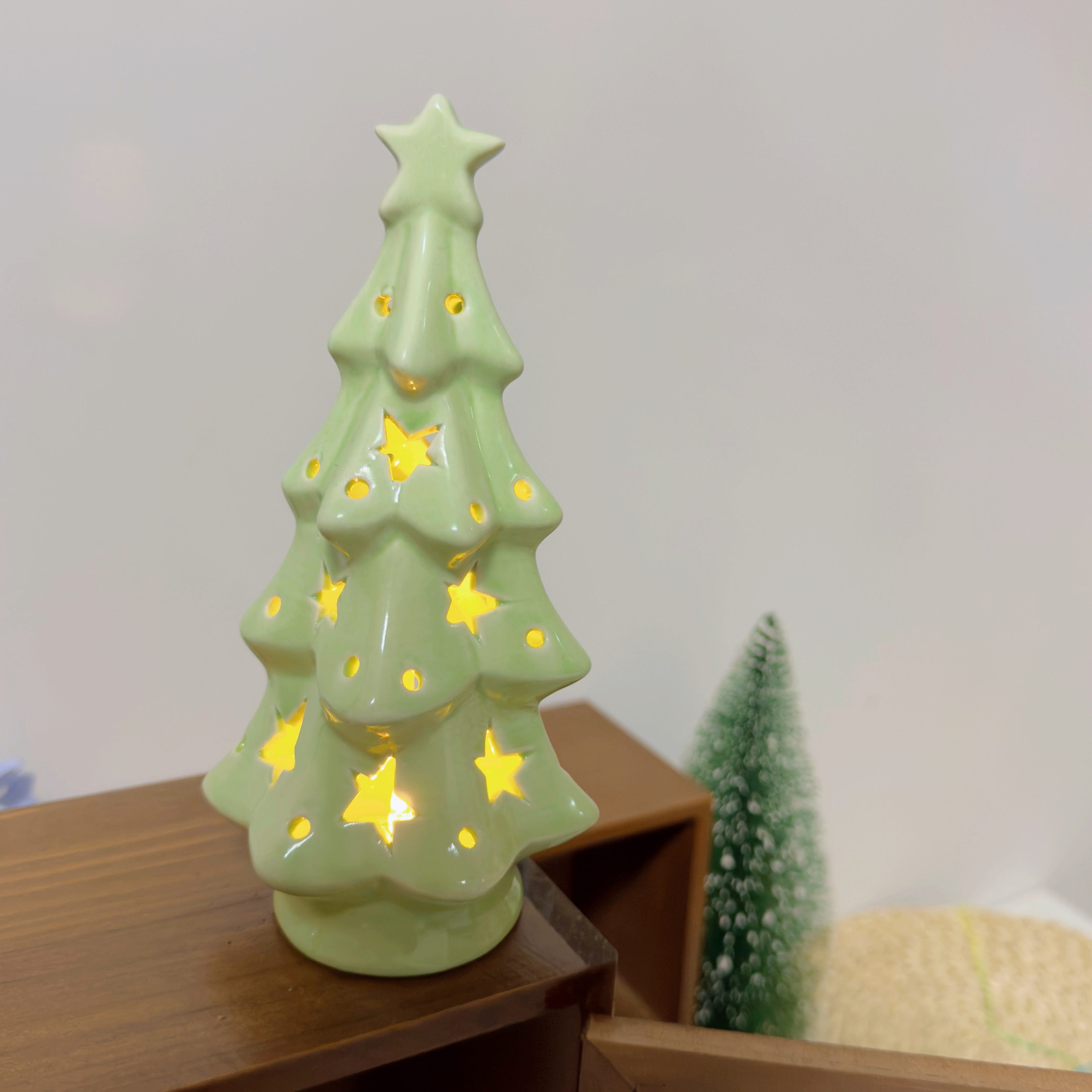 陶瓷圣诞树星星灯~创意可爱桌面摆件氛围感圣诞夜灯摆件圣诞礼物